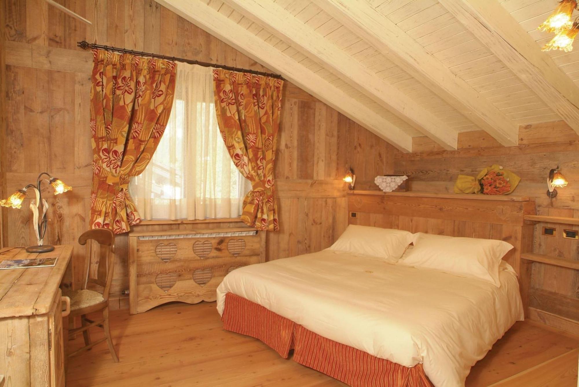 Hotel La Rouja Champoluc Kültér fotó