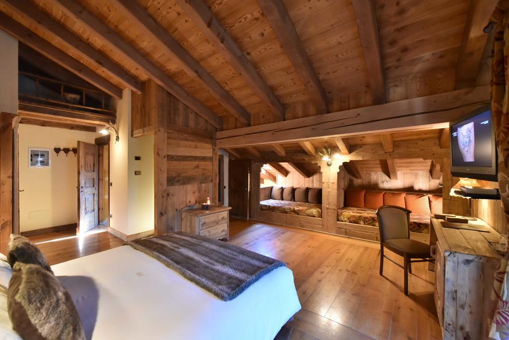 Hotel La Rouja Champoluc Kültér fotó
