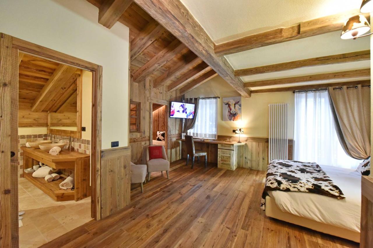 Hotel La Rouja Champoluc Kültér fotó