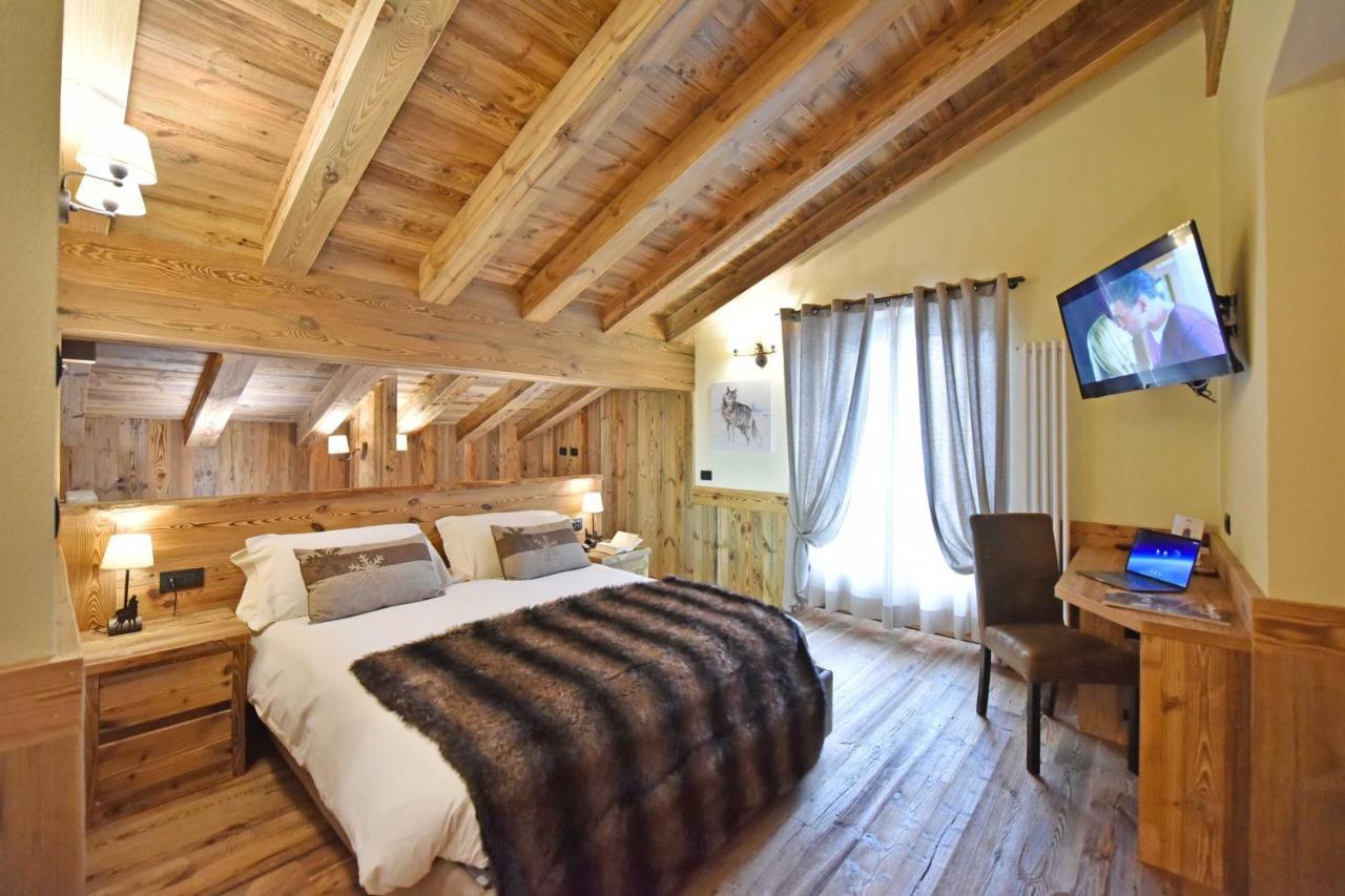 Hotel La Rouja Champoluc Kültér fotó